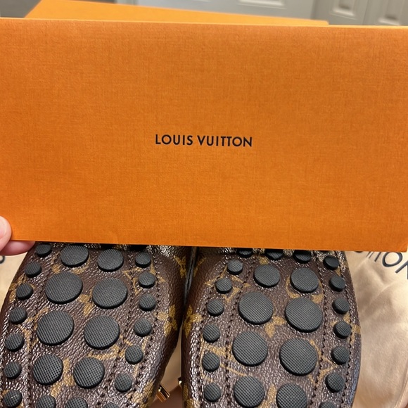Louis Vuitton Gloria Loafers, Size M39 - Picture 4 of 9